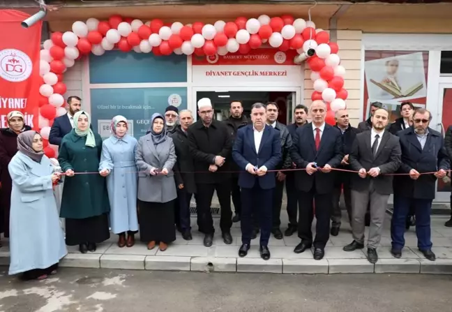 Bayburt'ta Diyanet Gençlik Merkezi Hizmete Açıldı