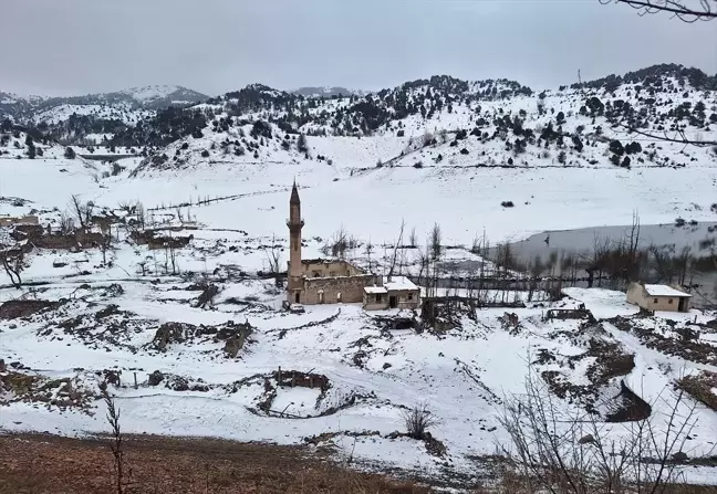 Pusat Köyü 16 Yıl Sonra Beyaza Büründü