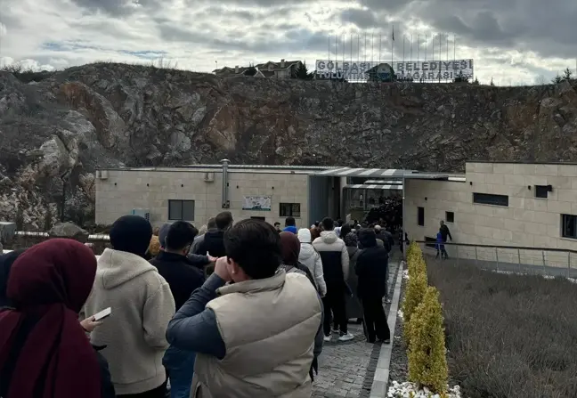 Gölbaşı'ndaki Tulumtaş Mağarası Kış Tatilinde Ziyaretçi Akınına Uğradı