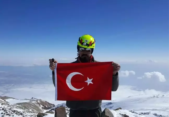Tek Başına Süphan Dağına Tırmandı