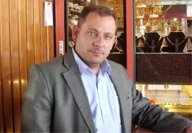 Otomobilin Çarptığı Kuyumcu Öldü