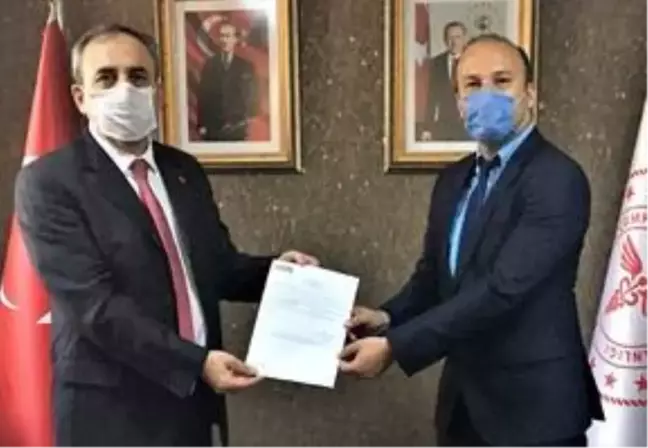 Mersin'de sağlık çalışanlarına 5 bin cerrahi maske ve 50 siperlik desteği