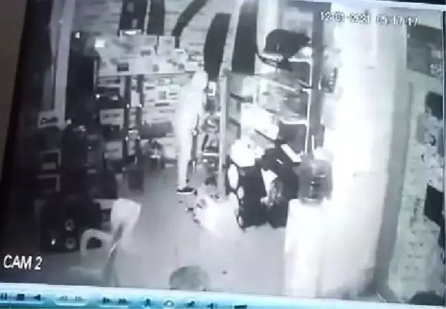 Kilidini bozduğu oto aksesuarcıyı bir hafta boyunca her gün soydu