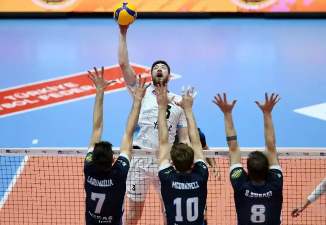 Voleybol: AXA Sigorta Efeler Ligi play-off 1-4'üncülük etabı