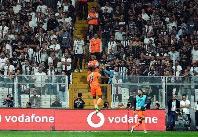 Spor Toto Süper Lig: Beşiktaş: 0 Başakşehir: 0 (İlk Yarı)