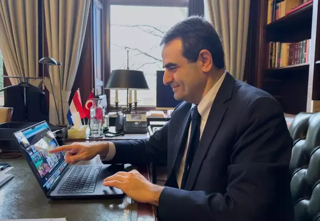 Türkiye'nin Lahey Büyükelçisi Selçuk Ünal, Yılın Kareleri oylamasına katıldı
