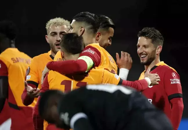 Galatasaray, RFS'ye Karşı 2-1 Önde