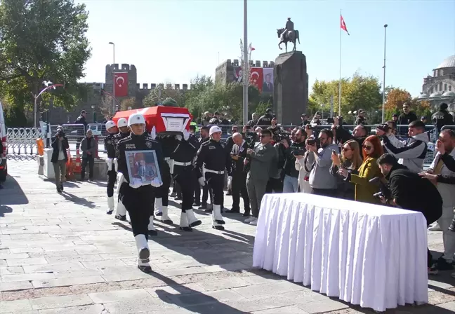 Eski Bakan Sabahattin Çakmakoğlu Son Yolculuğuna Uğurlandı