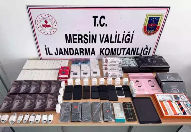 Mersin'de Cep Telefonu Kaçakçılığı Operasyonu