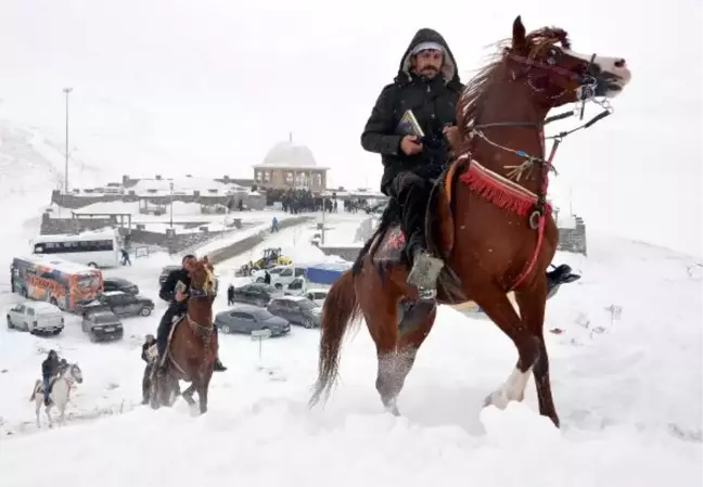Erzurum'da Atlı Hafızlar, 484'üncü 'Binbir Hatim' Duasını Başlattı