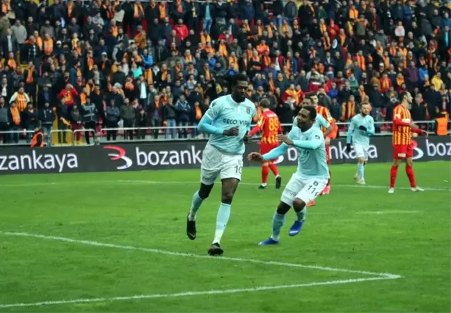Başakşehir, Adebayor'a teşekkür etti