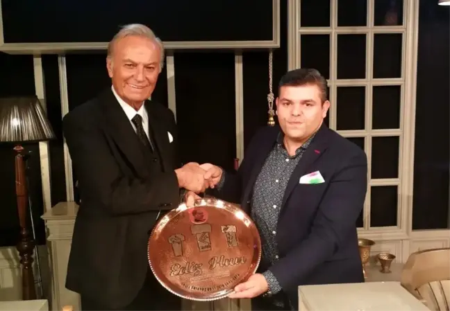 Yeşilçam'ın yıldızı Edis Hun'a sürpriz hediye