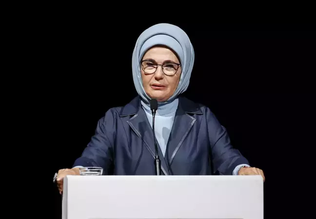 Emine Erdoğan, Şule Yüksel Şenler'in vefatının 3. yıl dönümünde düzenlenen programa katıldı