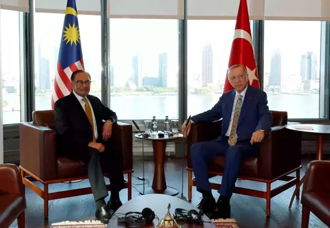 Cumhurbaşkanı Erdoğan, Malezya Başbakanı İbrahim'i kabul etti