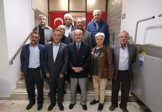 CHP Mihalıççık İlçe Başkanı İsmet Taner ve Yönetimi Büyükşehir Belediye Başkanı Yılmaz Büyükerşen'i Ziyaret Etti