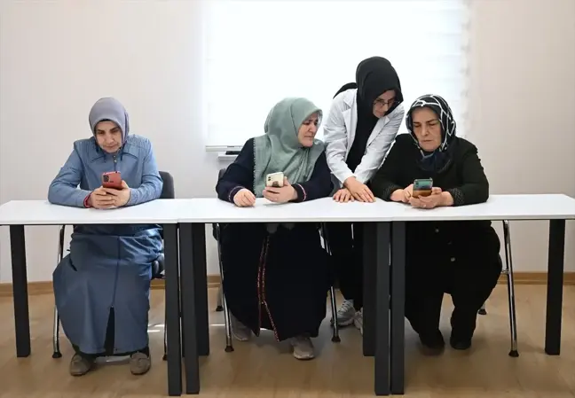 Bağcılar Belediyesi, eski kuşaklara teknoloji eğitimi veriyor