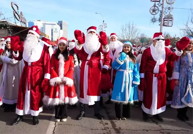 Taşkent'te Yeni Yıl Kutlamaları Renkli Görüntüler Sunuyor