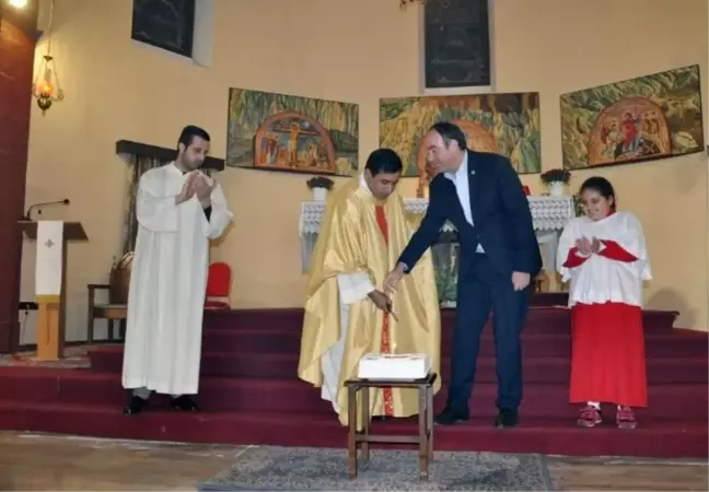 Bebekli Kilise'de Noel Ayini