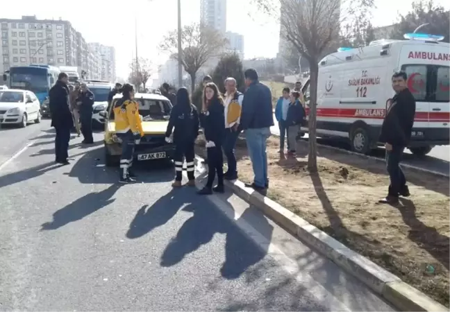 Mardin'de Trafik Kazası: 4 Yaralı