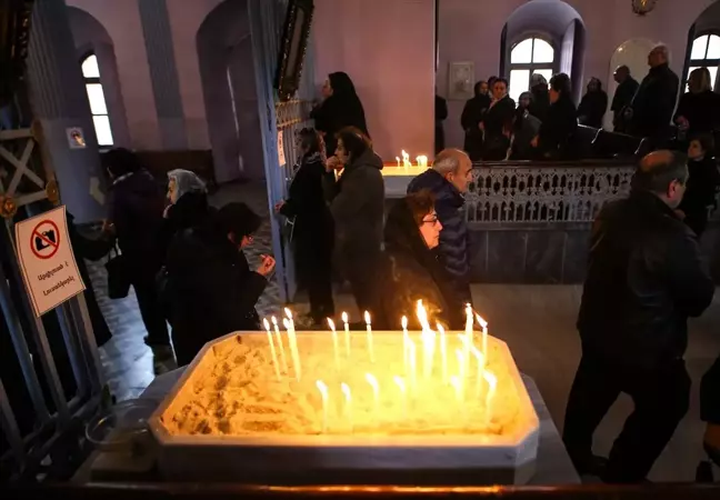 Patrik Mutafyan'ın Naaşı Saygı Duruşu İçin Katafalka Konuldu