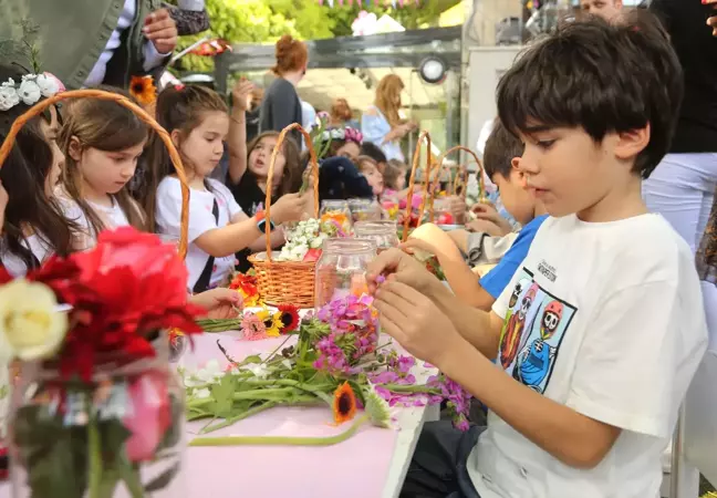 Minikler Anneleri İçin Koku Tasarladı