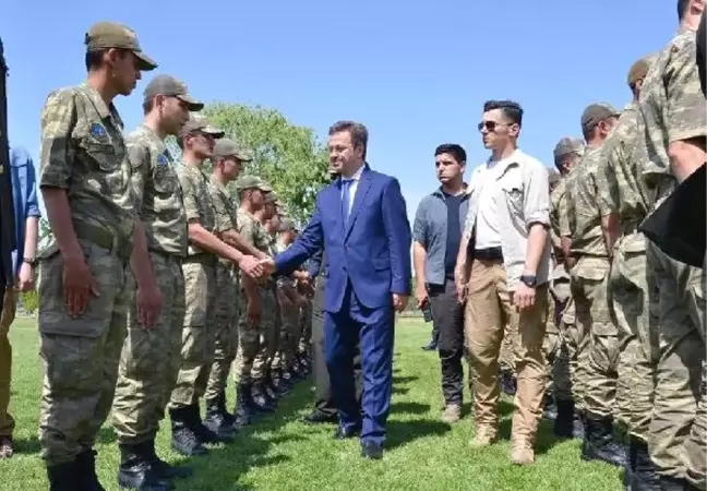 Vali Ünlü'den, 5'inci Hudut Alay Komutanlığı'na taziye ziyareti