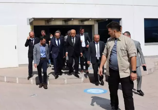 Son dakika haberleri... Bakan Kirişci helikopter kazasında yaralanan personeli ziyaret etti