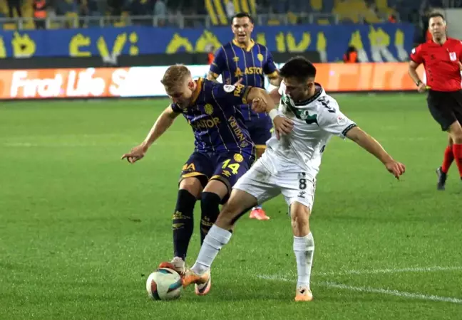 MKE Ankaragücü, Sakaryaspor'u 2-1'le Geçti