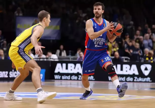 Anadolu Efes, Alba Berlin'i 86-70 Yenerek EuroLeague'de Üst Üste İkinci Galibiyetini Aldı