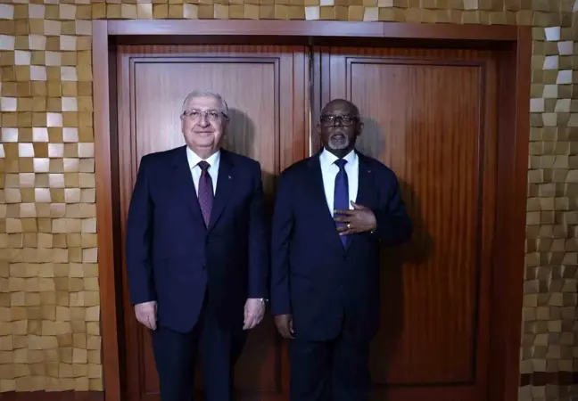 Milli Savunma Bakanı Güler, Kamerun'da Dışişleri Bakanı ile Görüştü