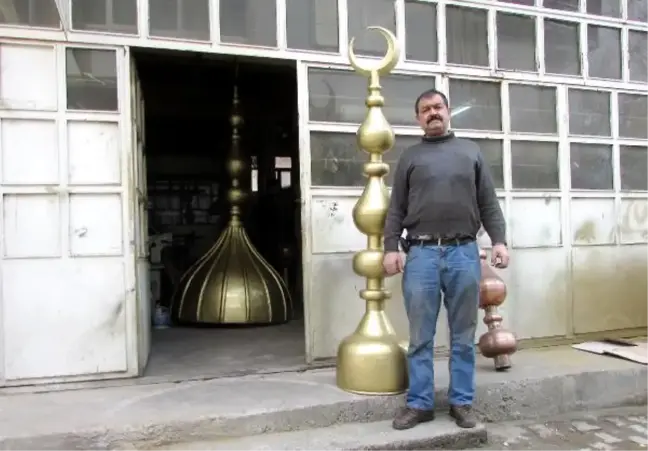 Sandıklı'dan Irak'taki Camiye Bakır Alem