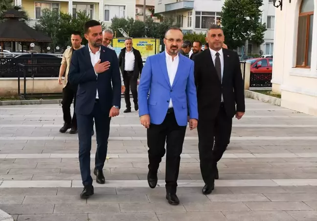 İçişleri Bakan Yardımcısı Bülent Turan, Lapseki'de Bayram Namazı Kıldı