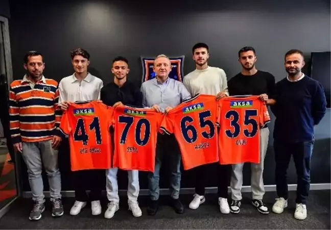 Başakşehir FK, 4 genç futbolcuyla sözleşme imzaladı
