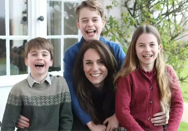 Prenses Kate Middleton, Anneler Günü fotoğrafını düzenlendiği itiraf edip özür diledi