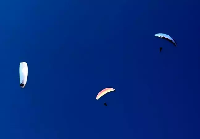 Samsun'da Yamaç Paraşütü Mesafe Eğitim Yarışması Sona Erdi