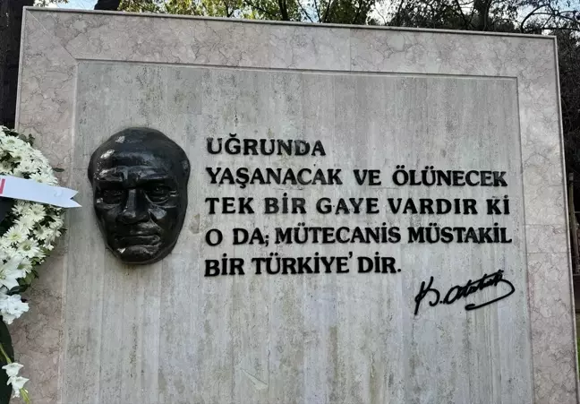 Yeniköy Plaj Parkı'ndaki Atatürk Maskı ve Kaidesi Onarılarak Açıldı