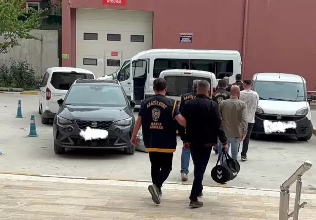 Manisa'da Aranan Şahıslar Uygulaması: 24 Kişi Gözaltına Alındı