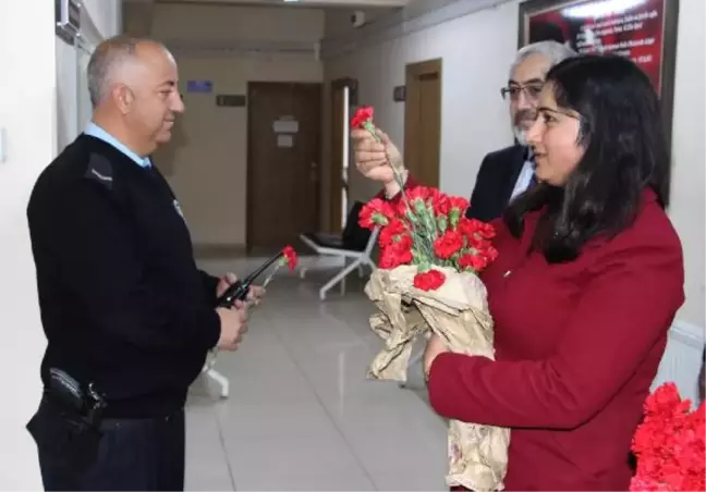 Sivas'ta Stk ve Öğrencilerden Polise Moral Ziyareti