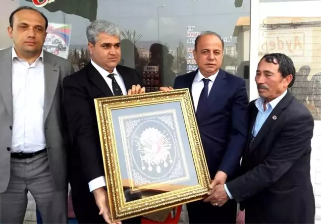 Zeybek Mahallesi Kaymakam Sevgili'yi Çiçeklerle Karşıladı
