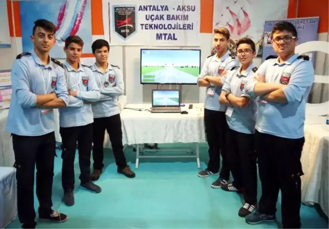 Liseli Girişimciler Uçak Simülatörü Yaptı