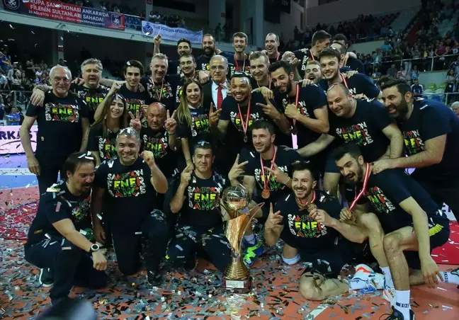 Erkekler Voleybolda Fenerbahçe'den 5. Şampiyonluk