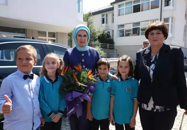 SARAYBOSNA - Emine Erdoğan'dan Maarif Vakfı okuluna ziyaret