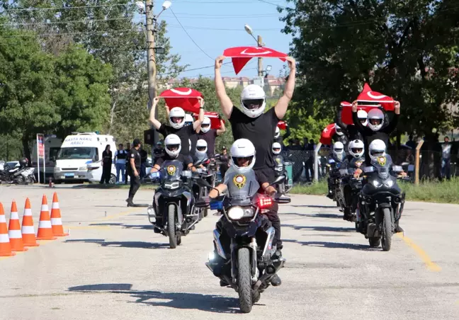 Edirne'de Motosikletli Polisler Güvenli Sürüş Eğitimi Aldı