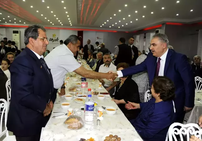Uşak Valisi Okur Şehit Aileleri ve Gazilere İftar Verdi
