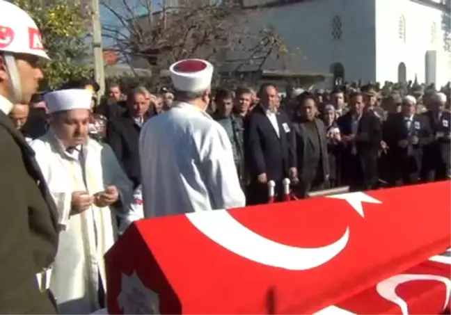 Hakkari Şehidini Son Yolculuğuna Uğurladı