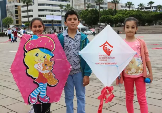 Hatay'da Türk ve Suriyeli Çocuklar Uçurtma Şenliğinde Kaynaştı