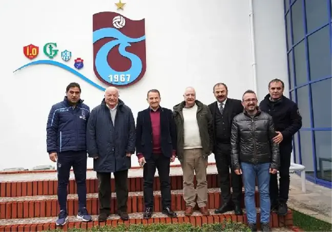 Trabzonspor Eski Başkanı Şener'den Kulübe Ziyaret