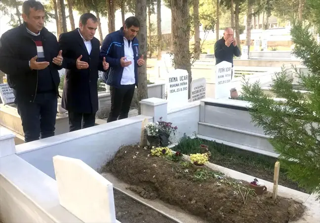 Trabzonspor'dan Eski Futbolcu Turgut Uçar'ın Kabrine Ziyaret