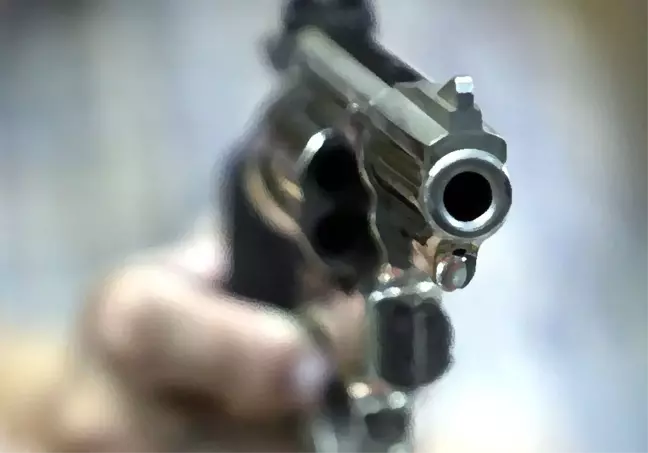 Maltepe'de otomobili durdurup kurşun yağmuruna tuttular: 2 yaralı