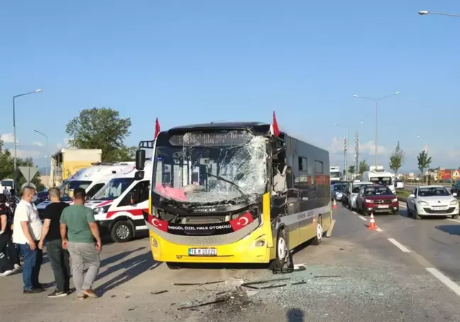 Bursa'da zincirleme trafik kazası: 2 yaralı